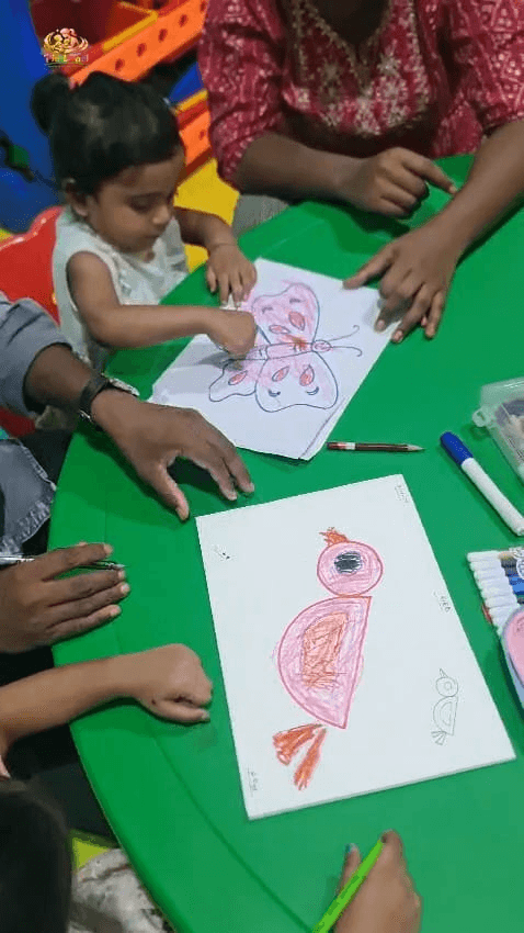 Art & Craft Studio - Photo 1